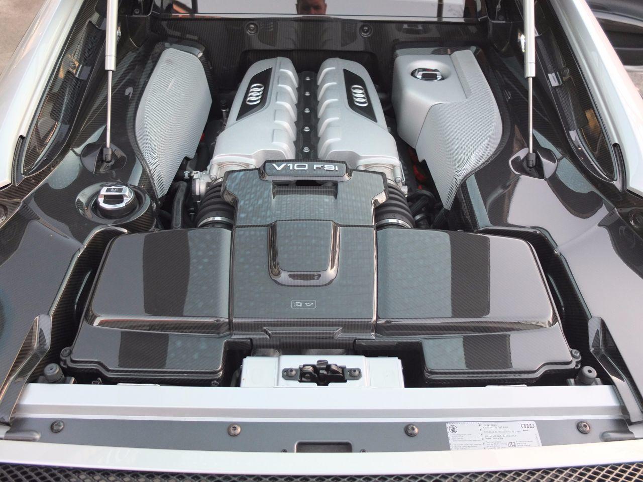 Audi R8 5.2 FSI [550] V10 Plus quattro S Tronic Coupe Petrol Ice Silver Metallic