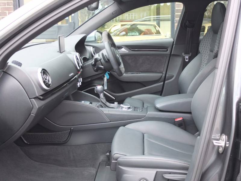 Audi RS3   Registered:2015(65)