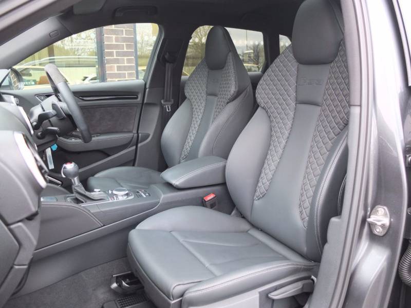 Audi RS3   Registered:2015(65)