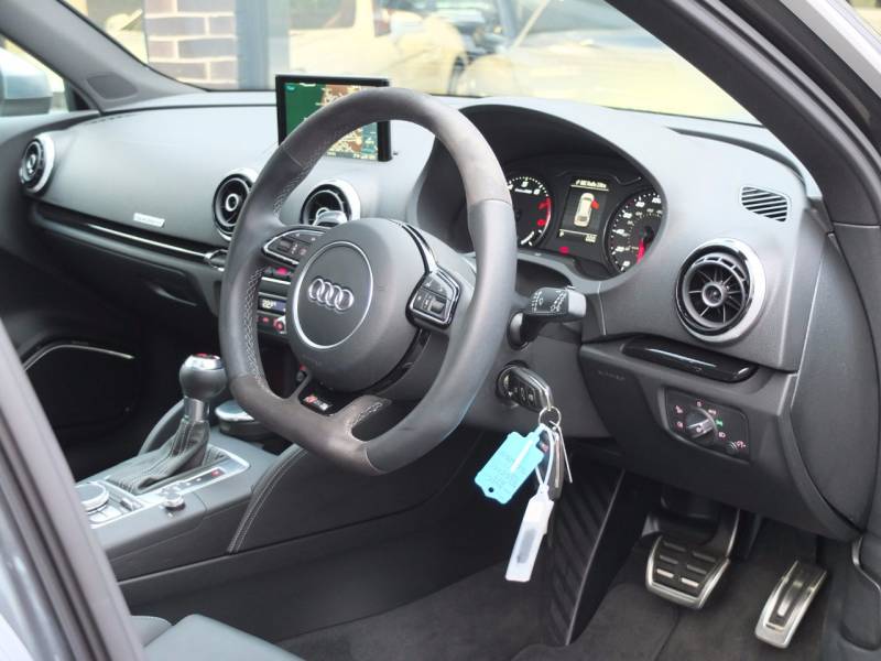 Audi RS3   Registered:2015(65)