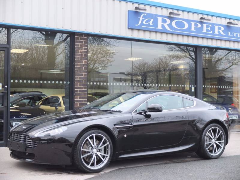 Aston Martin Vantage   Registered:2010(10)