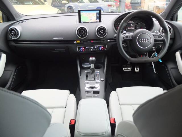 2016 Audi RS3 2.5 TFSI RS 3 quattro S-Tronic