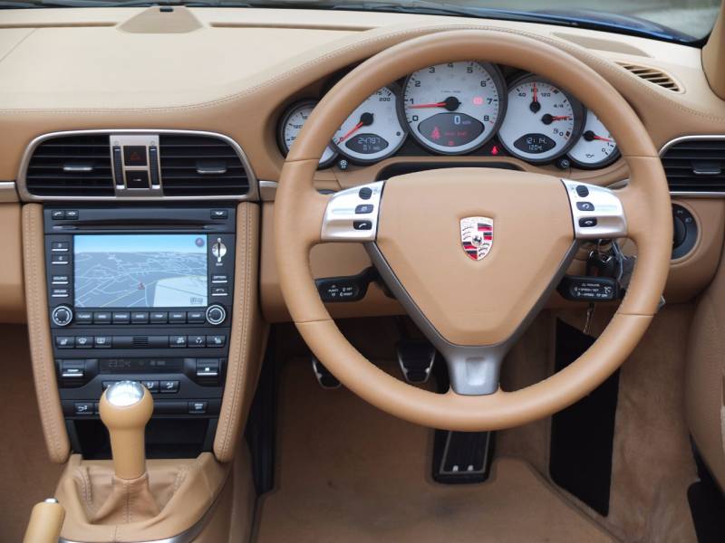 Porsche 911   Registered:2009(09)