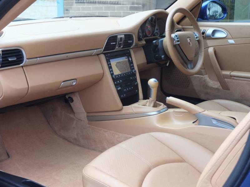 Porsche 911   Registered:2009(09)