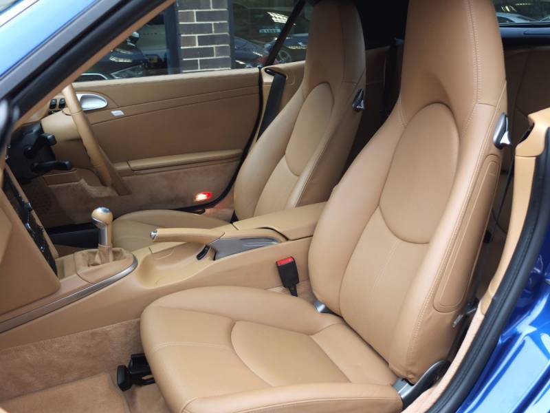 Porsche 911   Registered:2009(09)