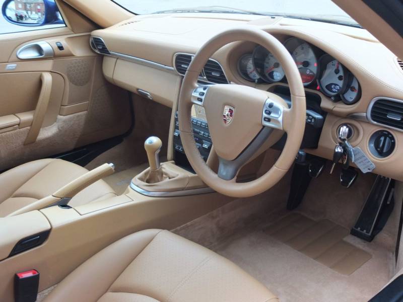 Porsche 911   Registered:2009(09)