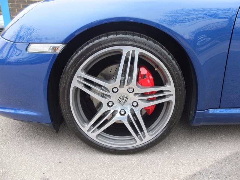 Porsche 911   Registered:2009(09)