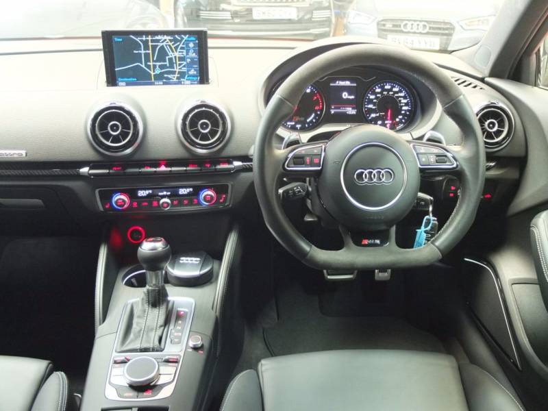 Audi RS3   Registered:2015(15)