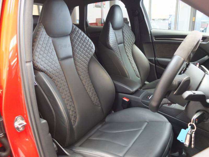 Audi RS3   Registered:2015(15)