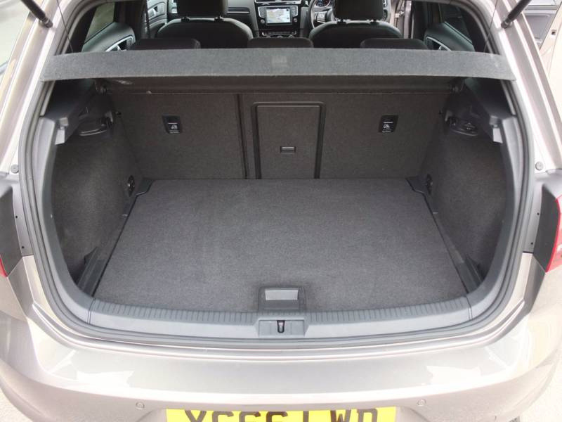 Volkswagen Golf   Registered:2016(66)