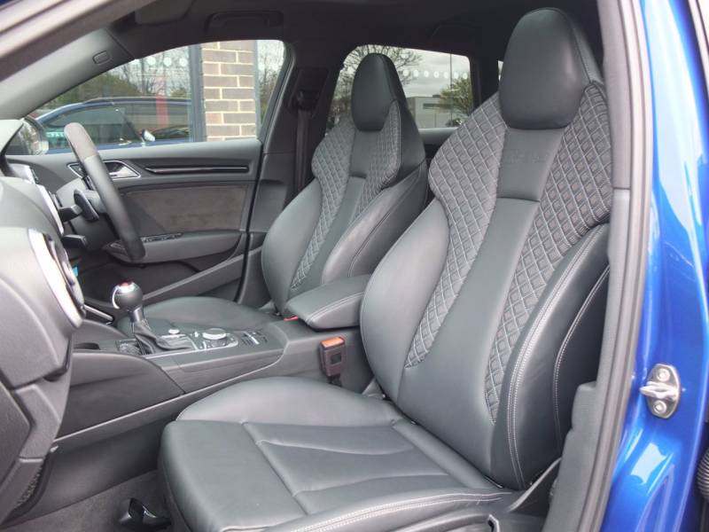 Audi RS3   Registered:2016(16)