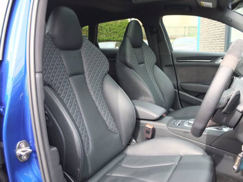 Audi RS3   Registered:2016(16)