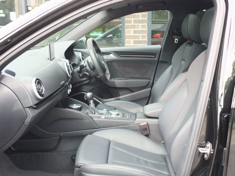 Audi RS3   Registered:2015(65)