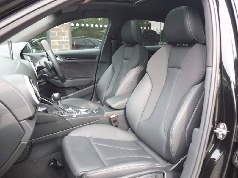 Audi RS3   Registered:2015(65)