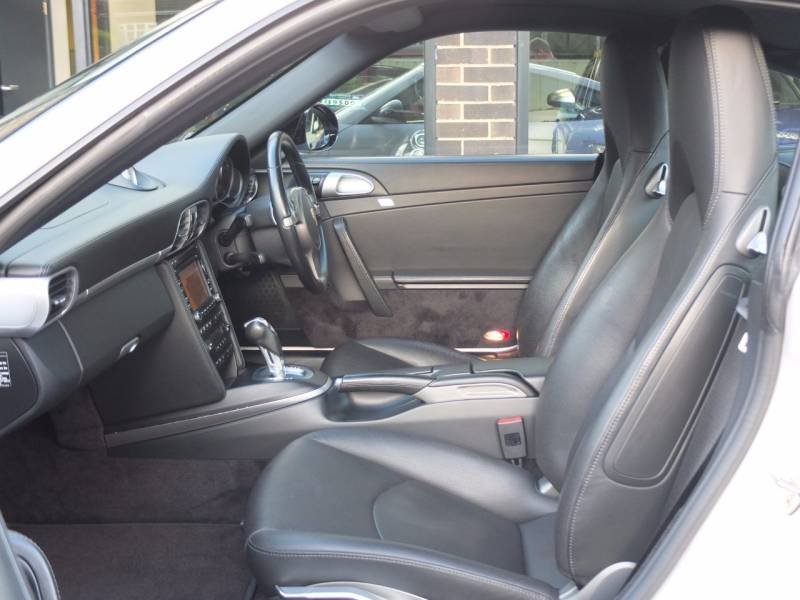 Porsche 911   Registered:2008(58)