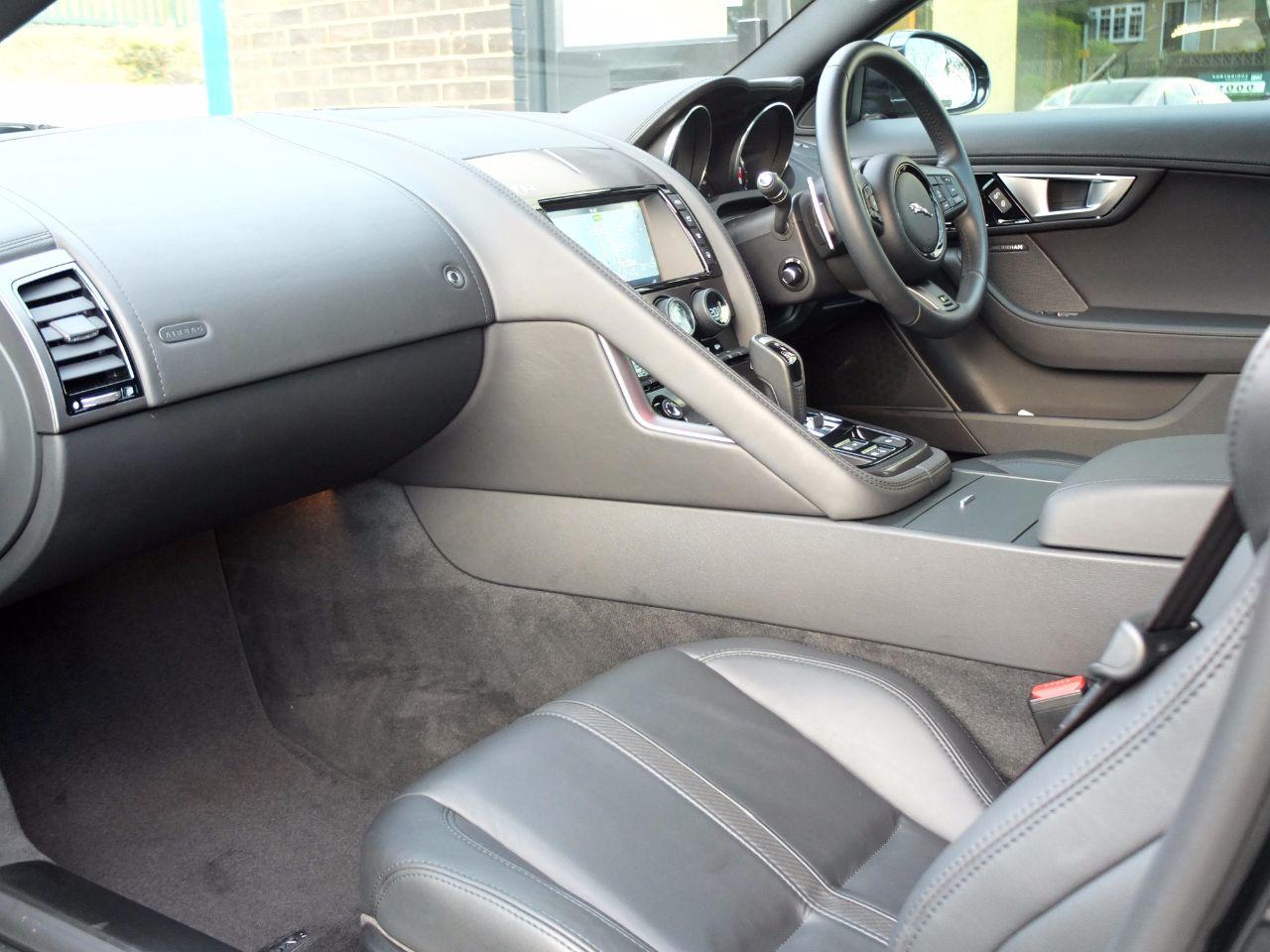 Jaguar F-type 5.0 Supercharged V8 R Auto AWD 550ps Coupe Petrol Ultimate Black Metallic