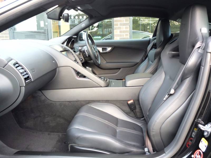 Jaguar F Type   Registered:2015(15)