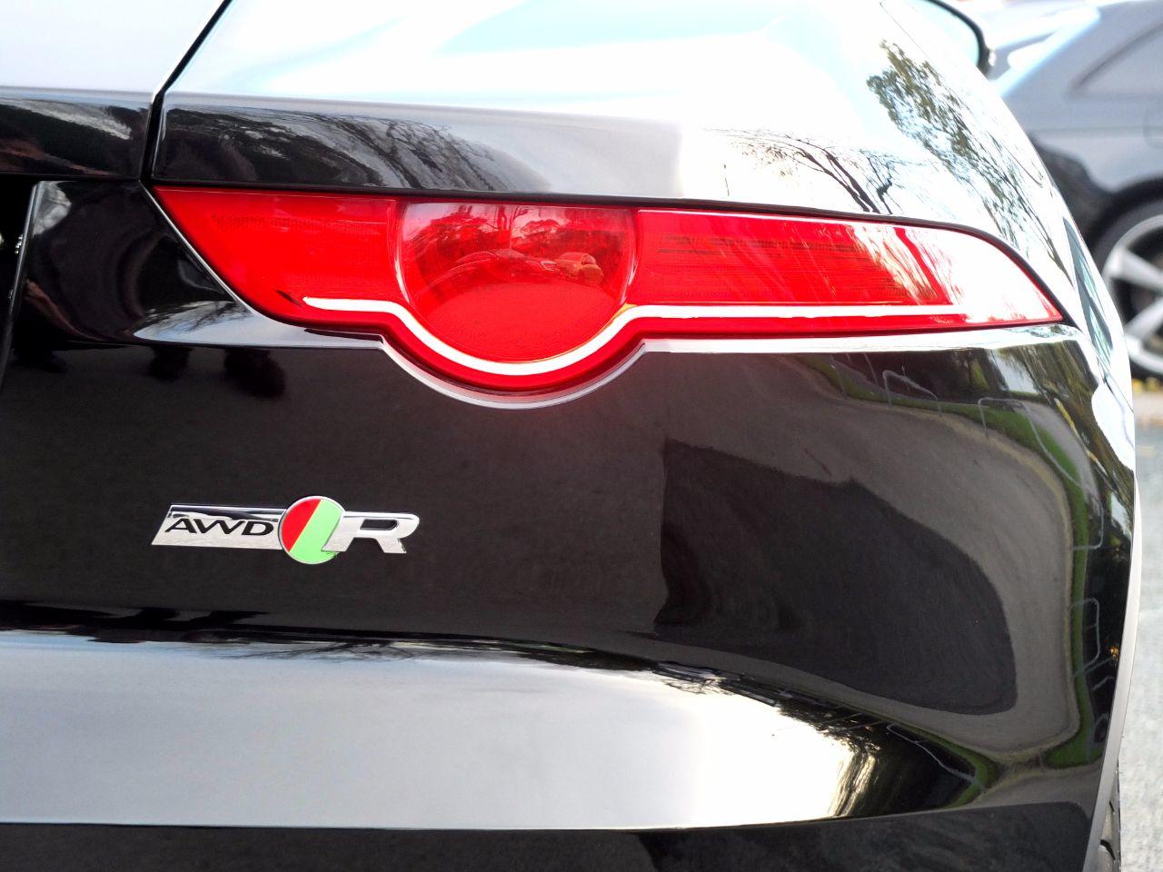 Jaguar F-type 5.0 Supercharged V8 R Auto AWD 550ps Coupe Petrol Ultimate Black Metallic