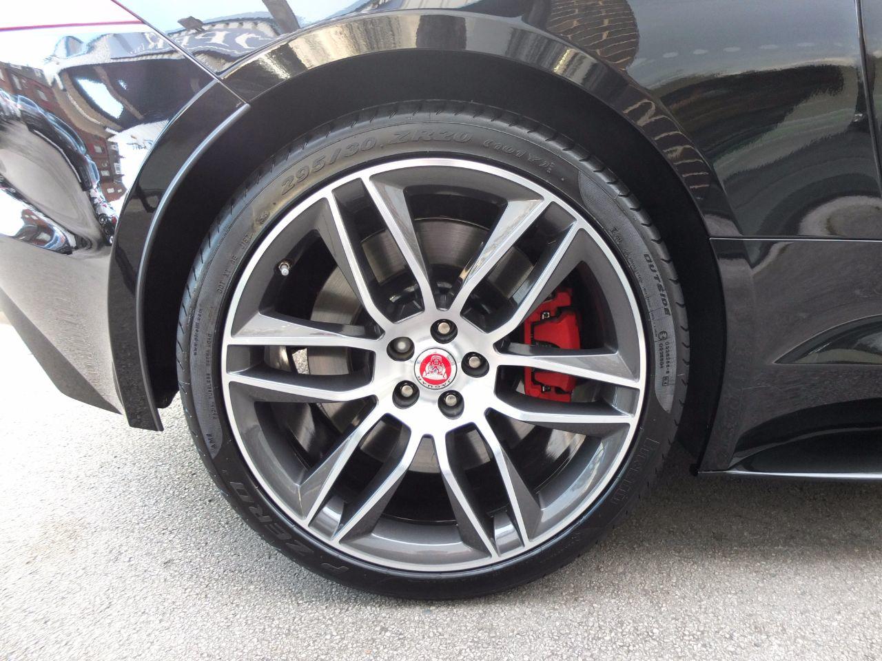 Jaguar F-type 5.0 Supercharged V8 R Auto AWD 550ps Coupe Petrol Ultimate Black Metallic