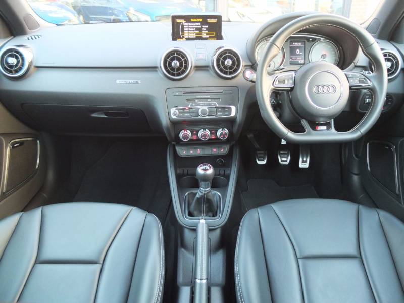 Audi A1   Registered:2017(17)