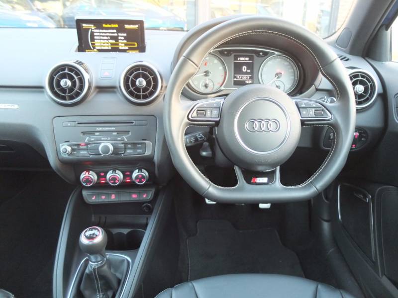 Audi A1   Registered:2017(17)