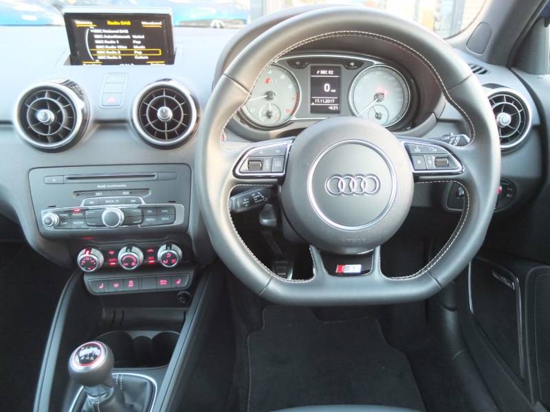 Audi A1   Registered:2017(17)
