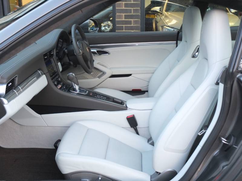 Porsche 911   Registered:2012(62)