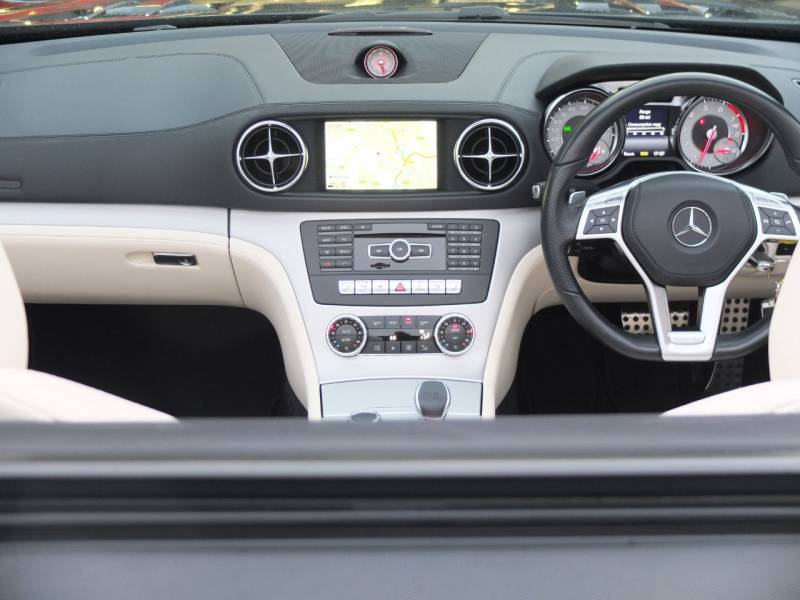 Mercedes Benz SL Class   Registered:2014(14)