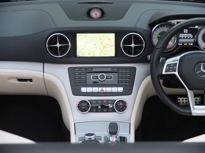 Mercedes Benz SL Class   Registered:2014(14)