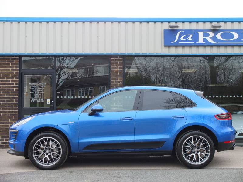 Porsche Macan   Registered:2017(17)
