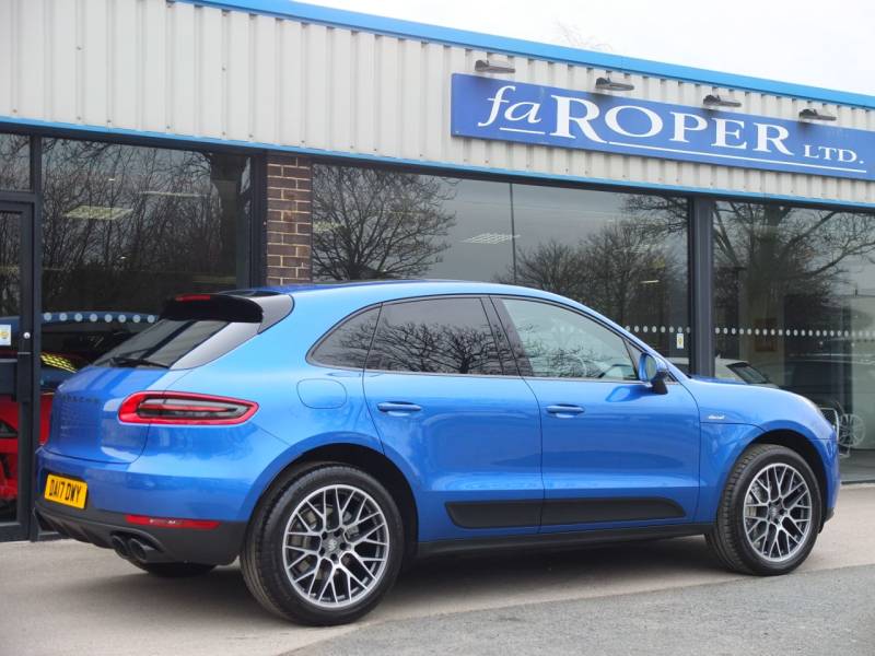 Porsche Macan   Registered:2017(17)