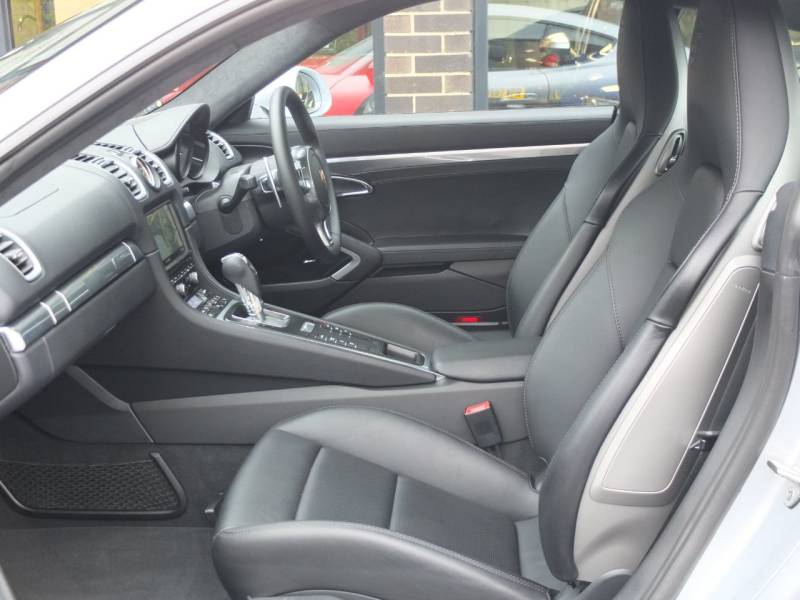 Porsche Cayman   Registered:2016(16)