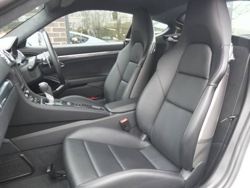 Porsche Cayman   Registered:2016(16)