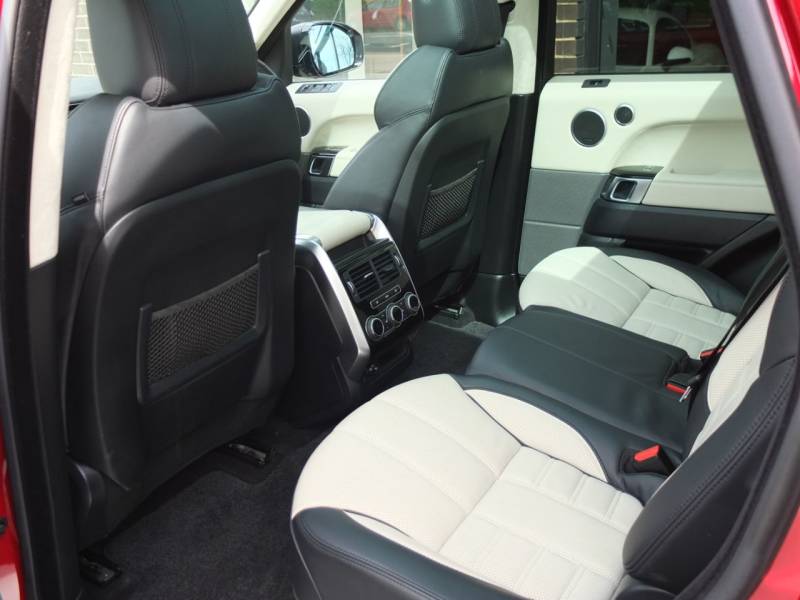 Land Rover Range Rover Sport   Registered:2015(15)
