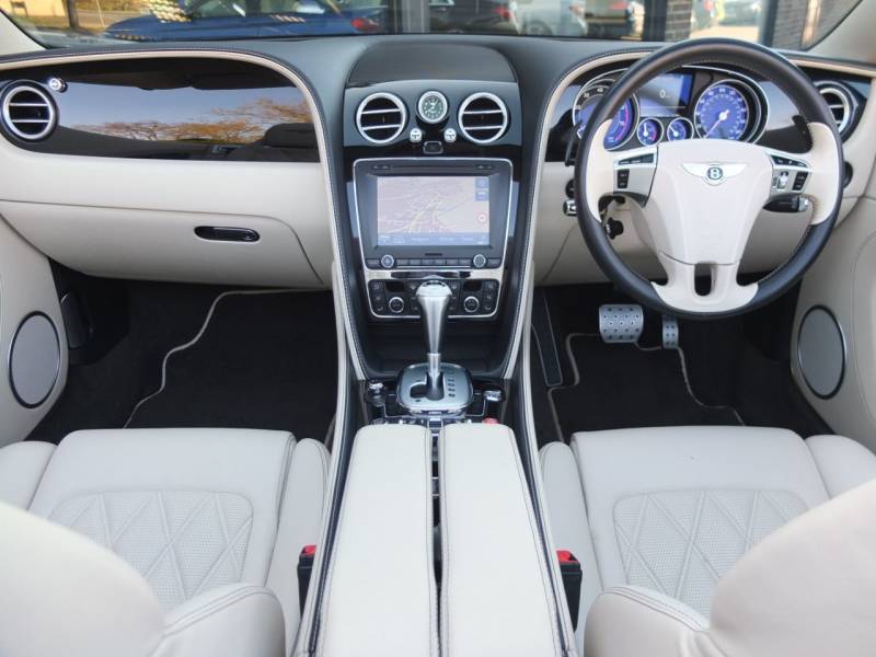 Bentley Continental GTC   Registered:2012(12)