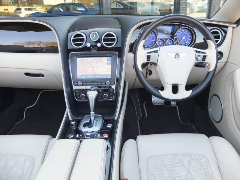 Bentley Continental GTC   Registered:2012(12)