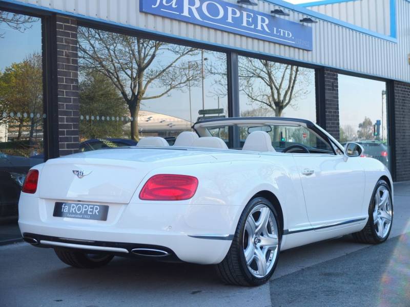 Bentley Continental GTC   Registered:2012(12)