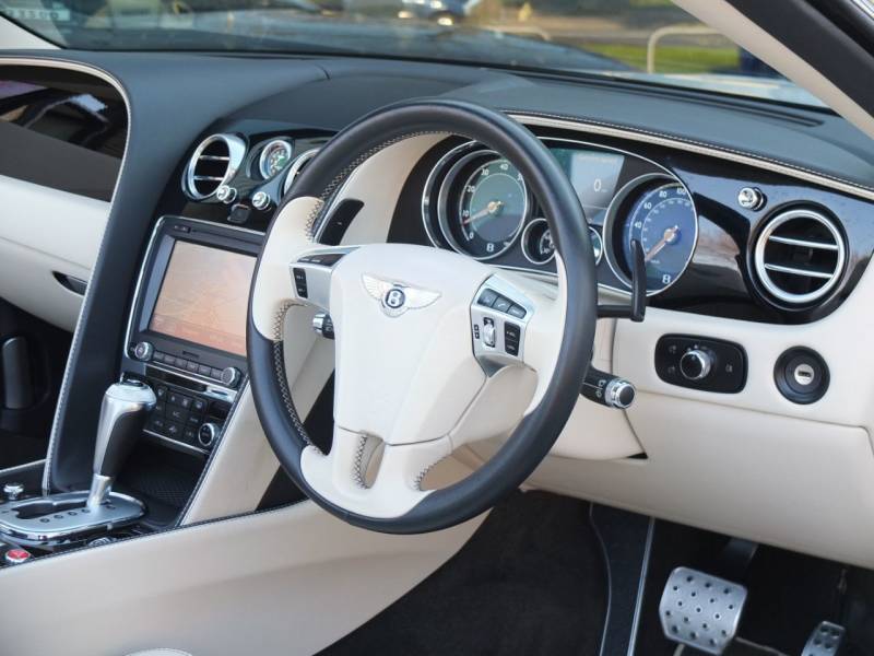 Bentley Continental GTC   Registered:2012(12)