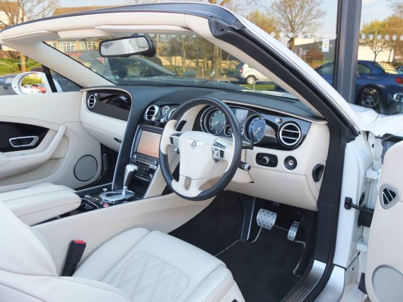 Bentley Continental GTC   Registered:2012(12)
