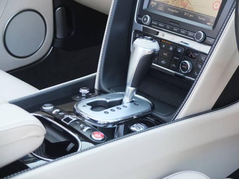 Bentley Continental GTC   Registered:2012(12)