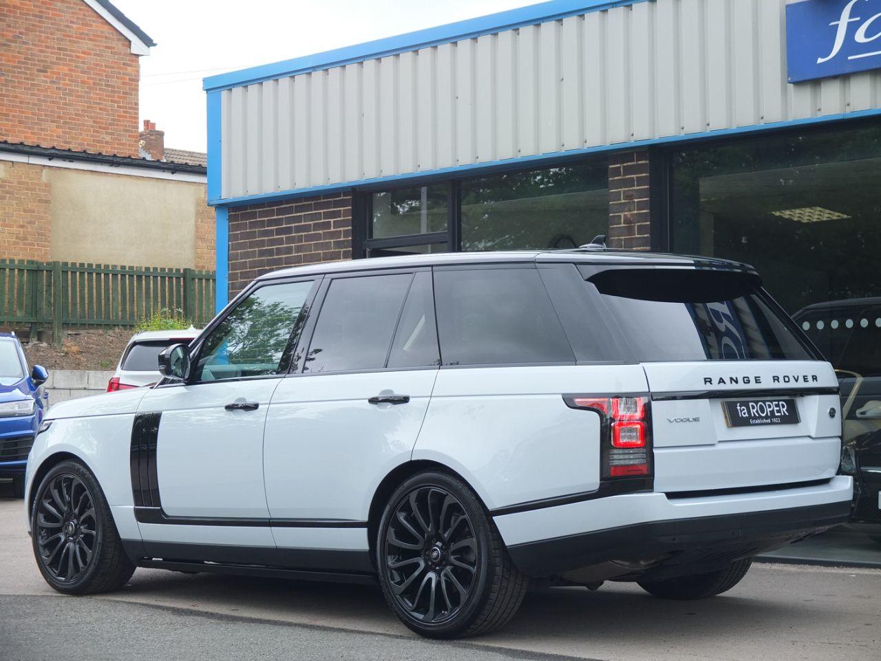 Land Rover Range Rover 3.0 TDV6 Vogue Auto Black Design Pack Estate Diesel Yulong White Metallic