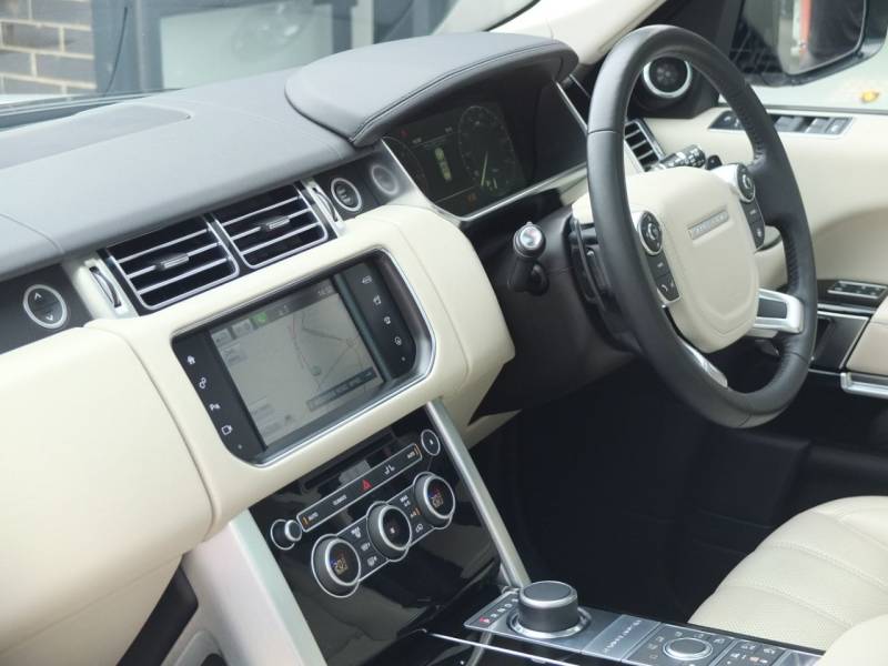 Land Rover Range Rover   Registered:2016(16)