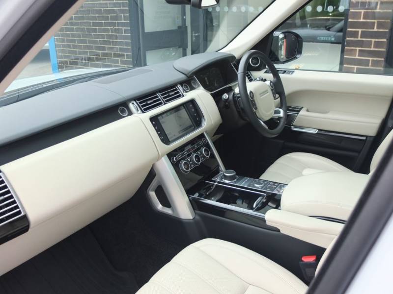 Land Rover Range Rover   Registered:2016(16)