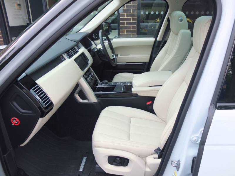 Land Rover Range Rover   Registered:2016(16)