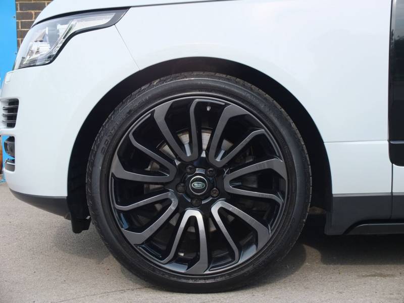 Land Rover Range Rover   Registered:2016(16)