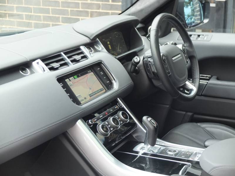 Land Rover Range Rover Sport   Registered:2015(15)