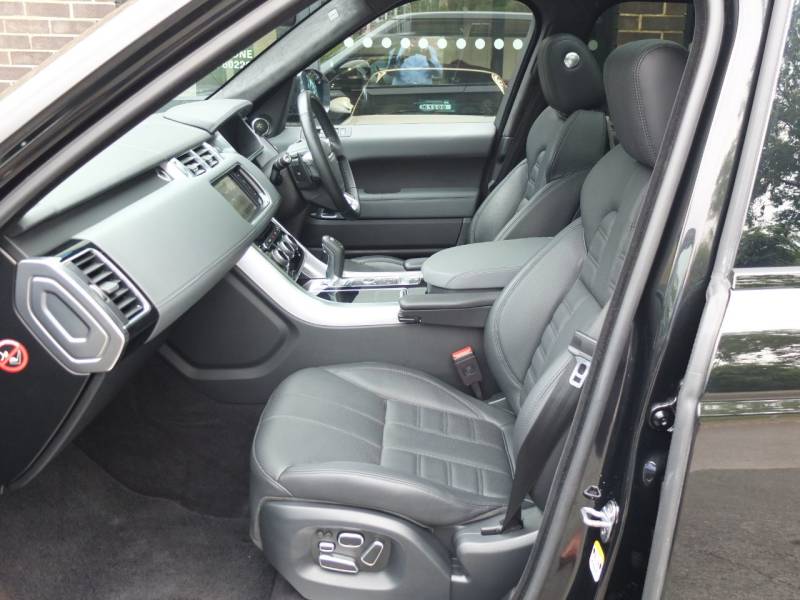 Land Rover Range Rover Sport   Registered:2015(15)