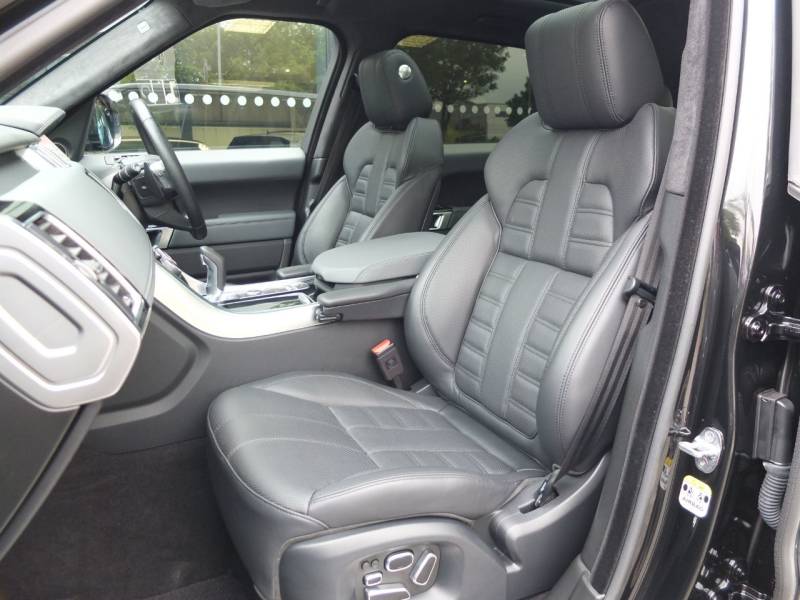 Land Rover Range Rover Sport   Registered:2015(15)