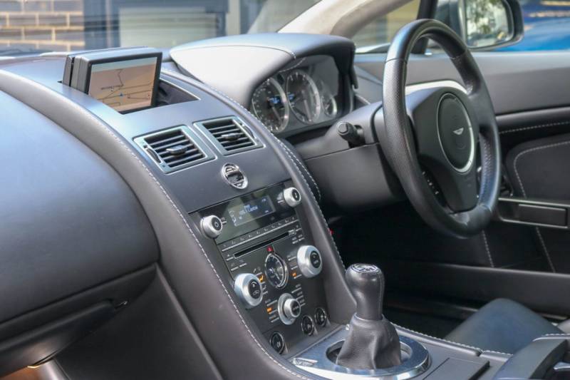 Aston Martin Vantage   Registered:2010(10)