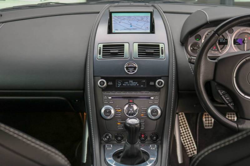 Aston Martin Vantage   Registered:2010(10)